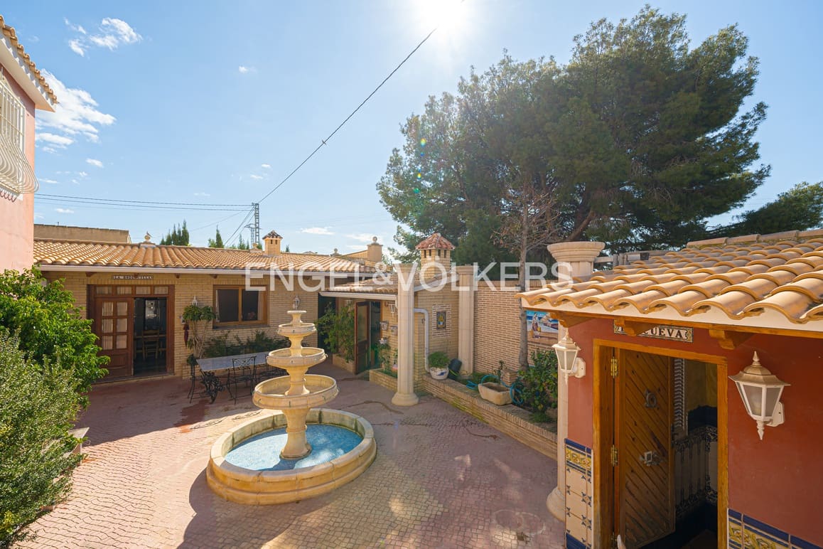 8 slaapkamer Villa te koop in Alfaz del Pi / L'Alfas del Pi met zwembad garage - € 1.200.000 (Ref: 8905755)