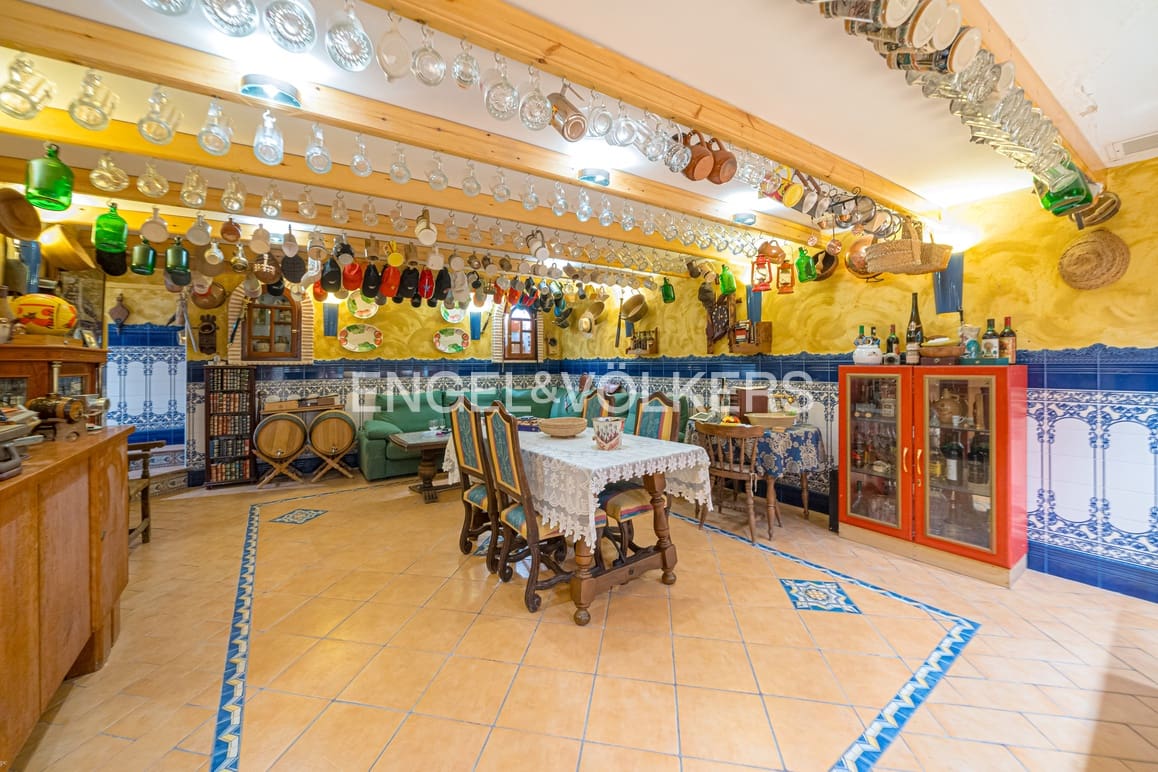 8 slaapkamer Villa te koop in Alfaz del Pi / L'Alfas del Pi met zwembad garage - € 1.200.000 (Ref: 8905755)