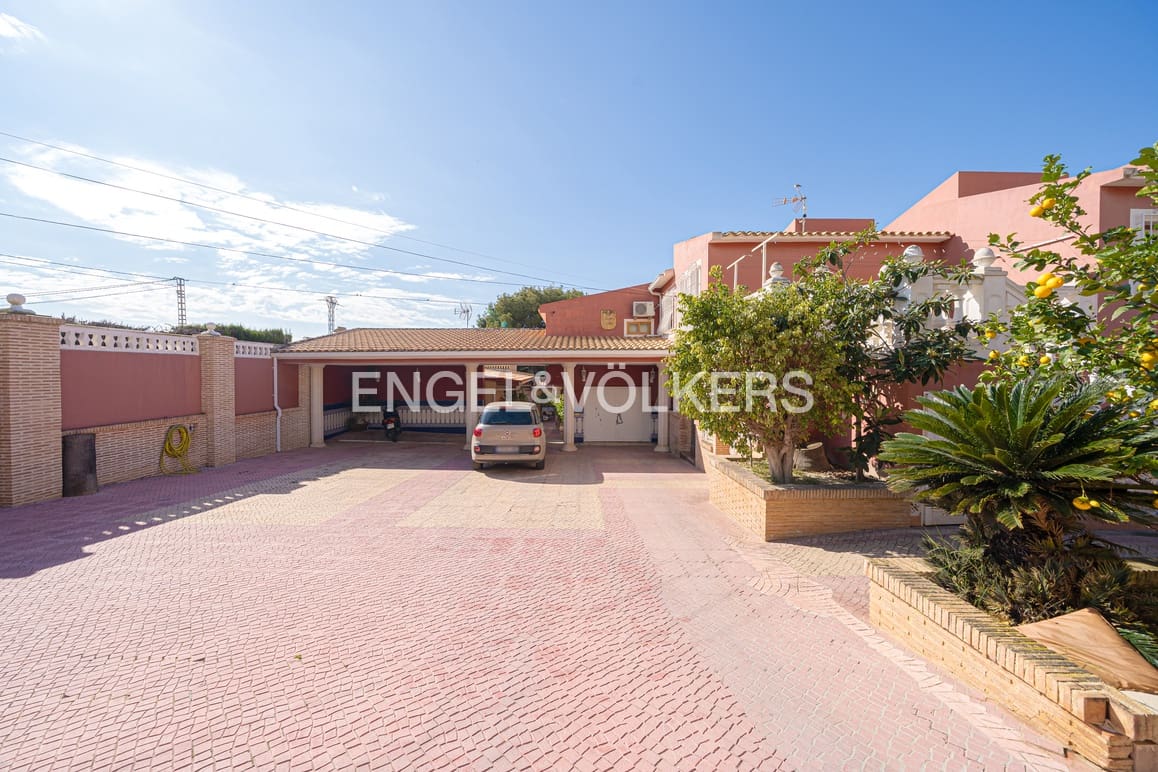8 slaapkamer Villa te koop in Alfaz del Pi / L'Alfas del Pi met zwembad garage - € 1.200.000 (Ref: 8905755)