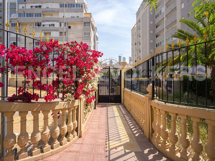 2 soveværelse Penthouse til salg i Cala de Finestrat med swimmingpool garage - € 390.000 (Ref: 8918352)