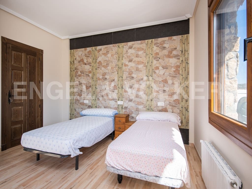 21 soveværelse Finca/Landehus til salg i Nerpio med swimmingpool garage - € 6.500.000 (Ref: 8920036)