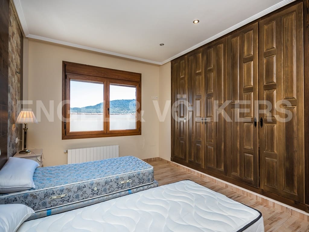 21 soveværelse Finca/Landehus til salg i Nerpio med swimmingpool garage - € 6.500.000 (Ref: 8920036)