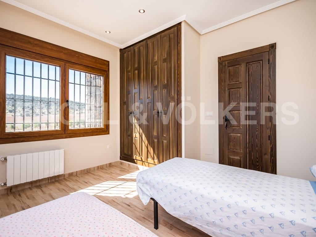 21 soveværelse Finca/Landehus til salg i Nerpio med swimmingpool garage - € 6.500.000 (Ref: 8920036)