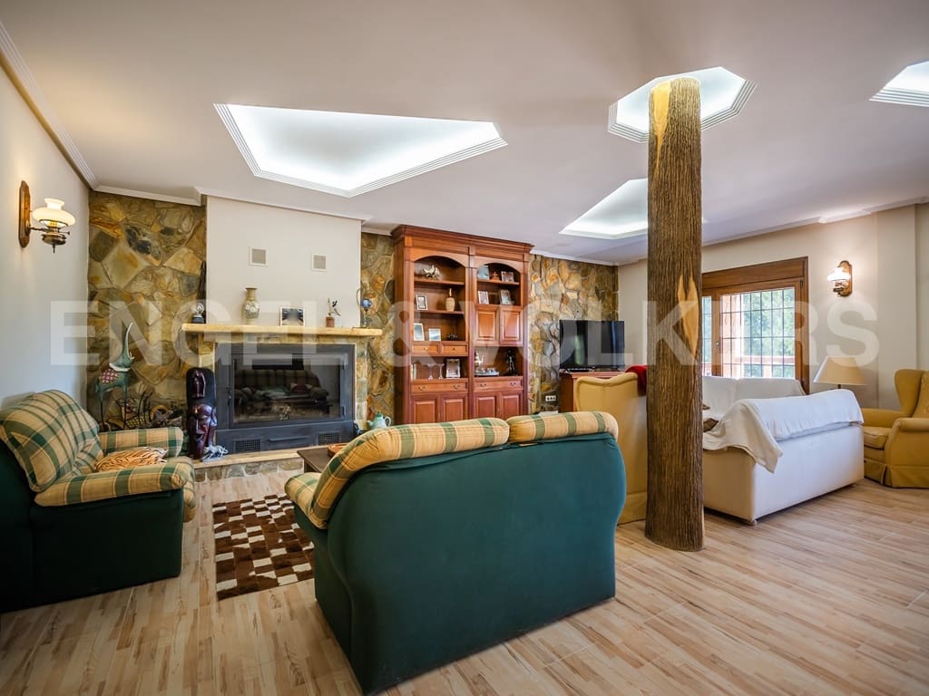 21 soveværelse Finca/Landehus til salg i Nerpio med swimmingpool garage - € 6.500.000 (Ref: 8920036)