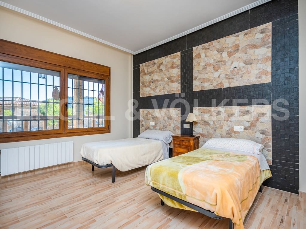 21 soveværelse Finca/Landehus til salg i Nerpio med swimmingpool garage - € 6.500.000 (Ref: 8920036)