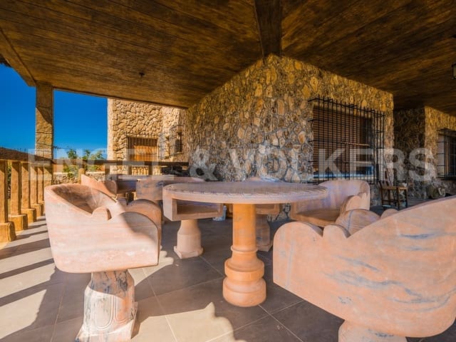 21 slaapkamer Finca/Landhuis te koop in Nerpio met zwembad garage - € 6.500.000 (Ref: 8920036)