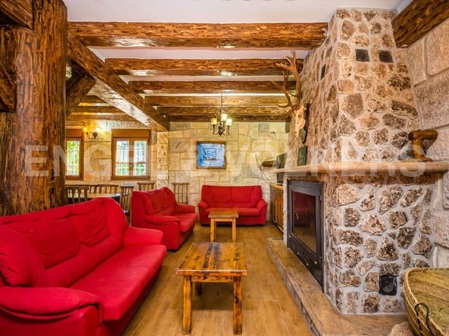 21 slaapkamer Finca/Landhuis te koop in Nerpio met zwembad garage - € 6.500.000 (Ref: 8920036)