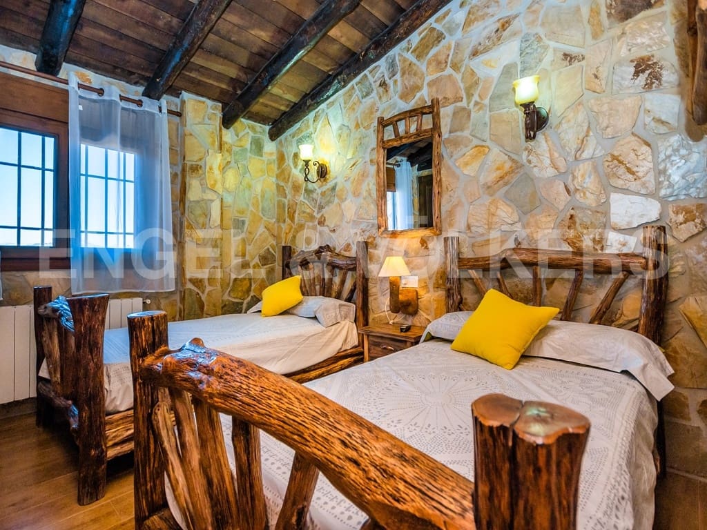 21 soveværelse Finca/Landehus til salg i Nerpio med swimmingpool garage - € 6.500.000 (Ref: 8920036)