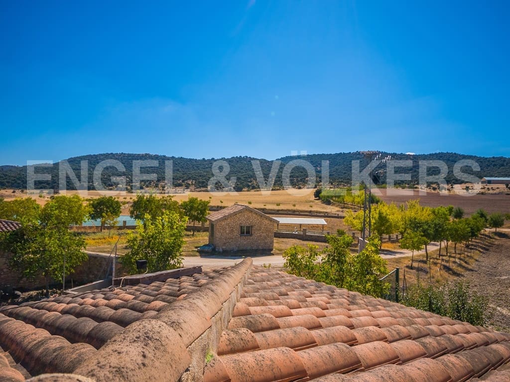 21 soveværelse Finca/Landehus til salg i Nerpio med swimmingpool garage - € 6.500.000 (Ref: 8920036)