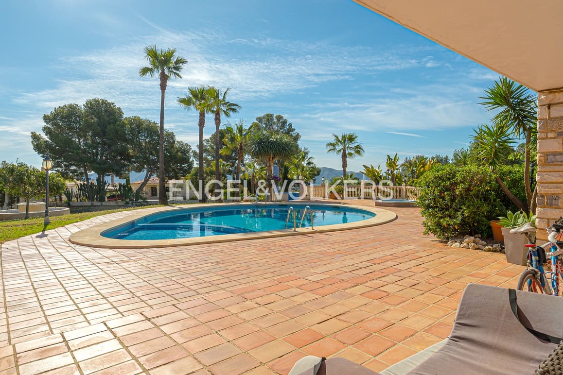 4 sovrum Villa till salu i La Nucia med pool garage - 995 000 € (Ref: 8949239)