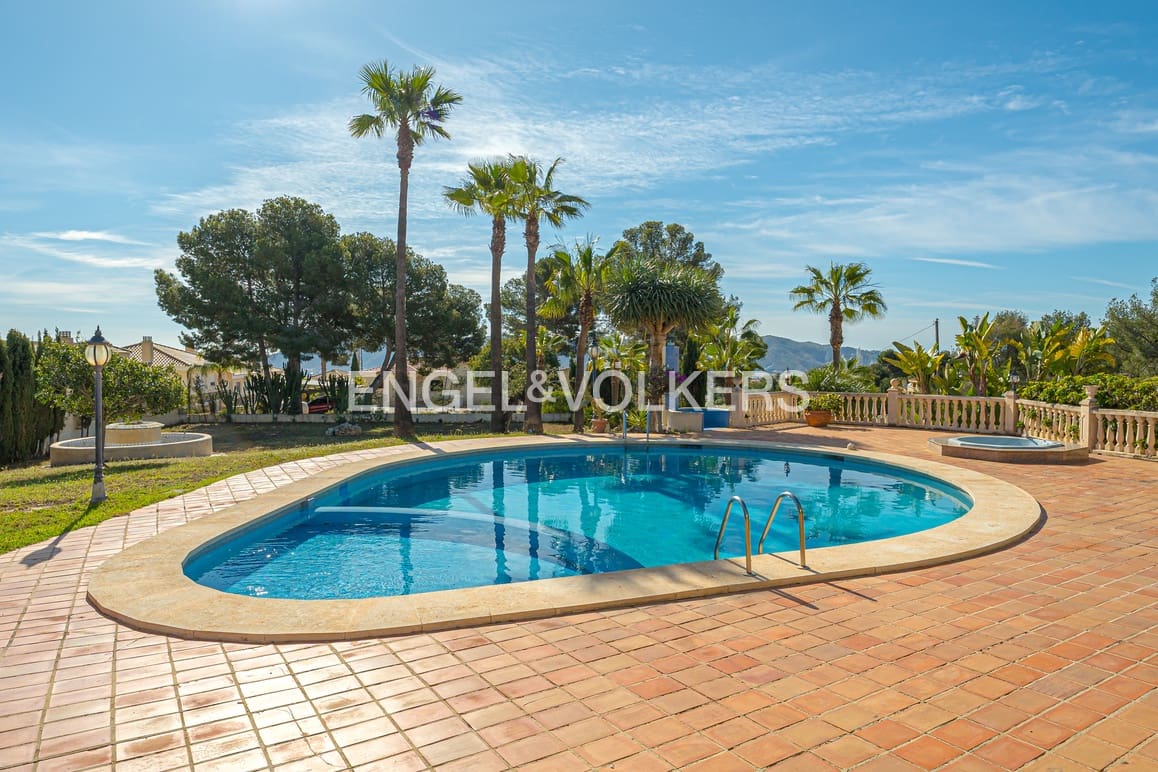 4 sovrum Villa till salu i La Nucia med pool garage - 995 000 € (Ref: 8949239)