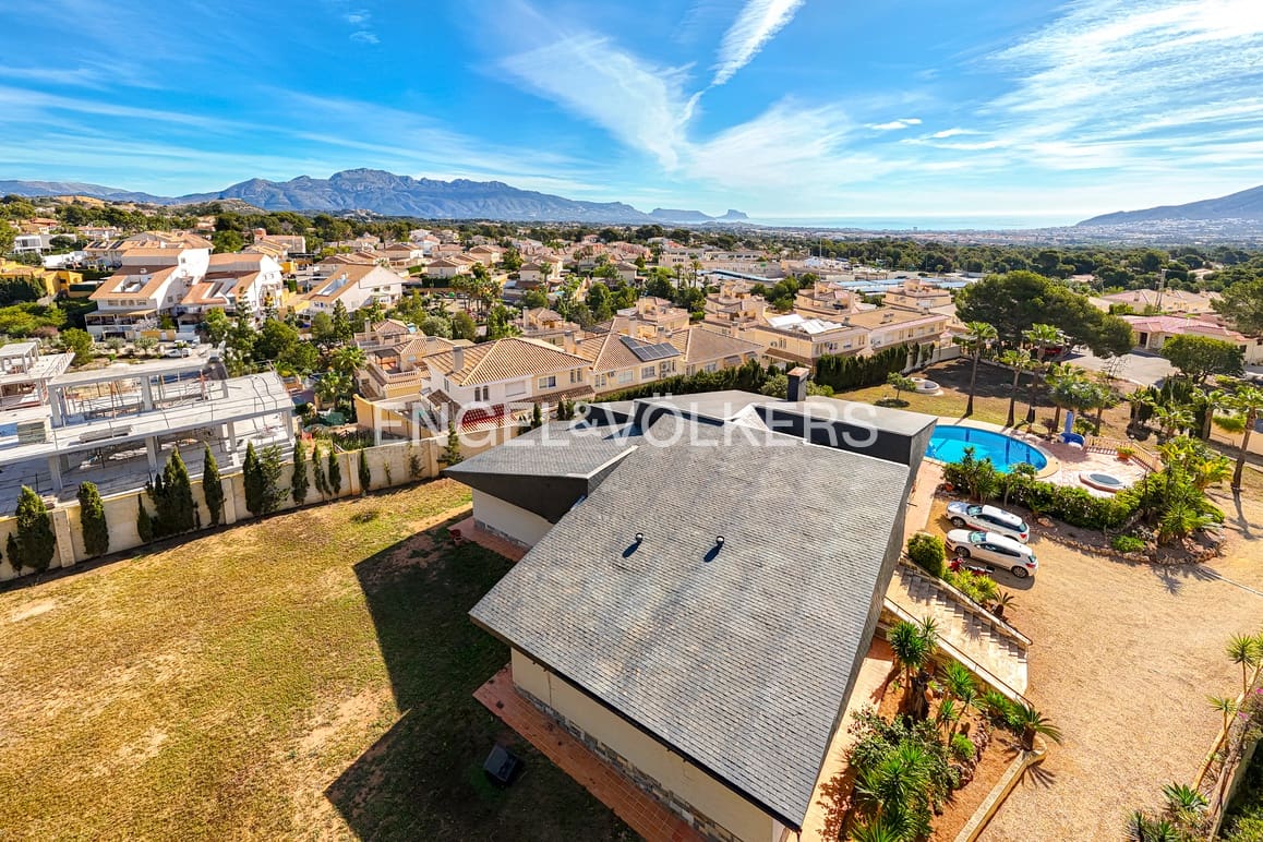 4 sovrum Villa till salu i La Nucia med pool garage - 995 000 € (Ref: 8949239)