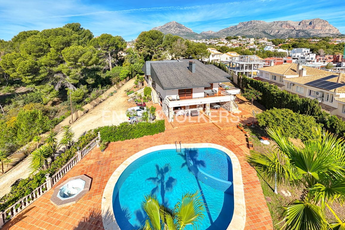 4 sovrum Villa till salu i La Nucia med pool garage - 995 000 € (Ref: 8949239)