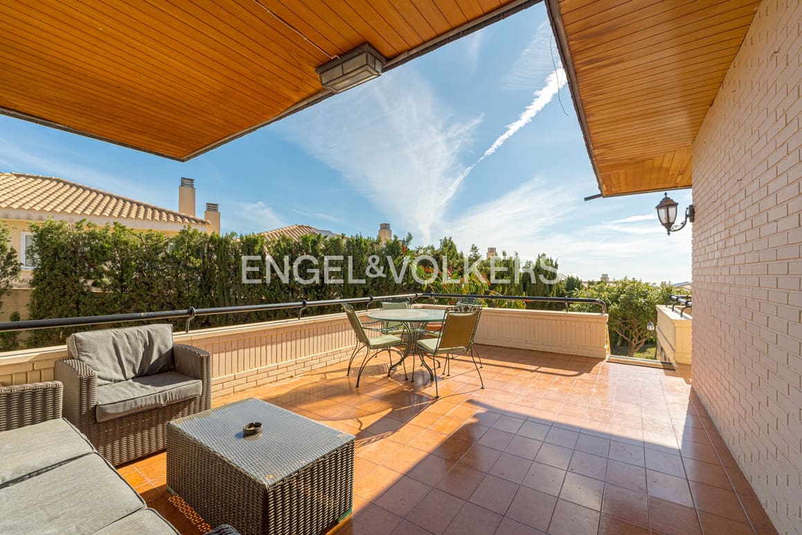 4 sovrum Villa till salu i La Nucia med pool garage - 995 000 € (Ref: 8949239)