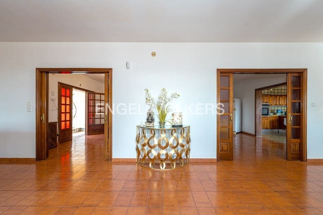 4 makuuhuone Huvila myytävänä paikassa La Nucia mukana uima-altaan 
autotalli - 995 000 € (Ref: 8949239)