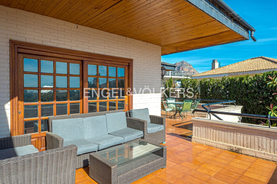 4 sovrum Villa till salu i La Nucia med pool garage - 995 000 € (Ref: 8949239)