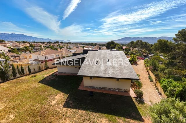 4 makuuhuone Huvila myytävänä paikassa La Nucia mukana uima-altaan 
autotalli - 995 000 € (Ref: 8949239)