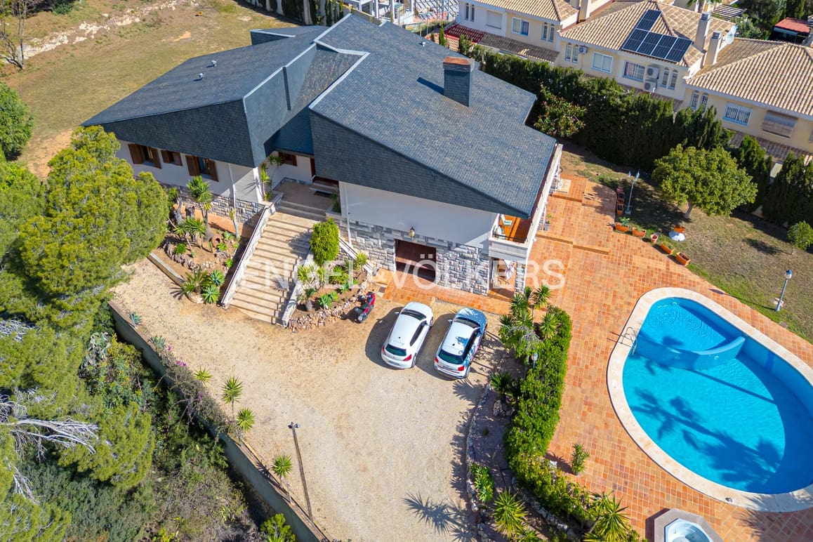 4 sovrum Villa till salu i La Nucia med pool garage - 995 000 € (Ref: 8949239)