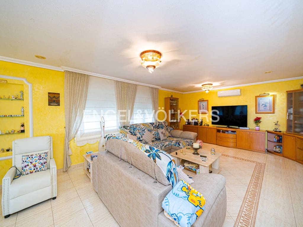 5 chambre Villa/Maison à vendre à La Nucia avec piscine garage - 840 000 € (Ref: 8969065)