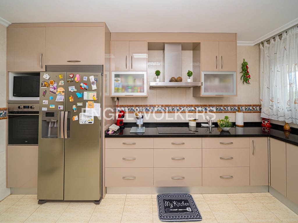 5 chambre Villa/Maison à vendre à La Nucia avec piscine garage - 840 000 € (Ref: 8969065)