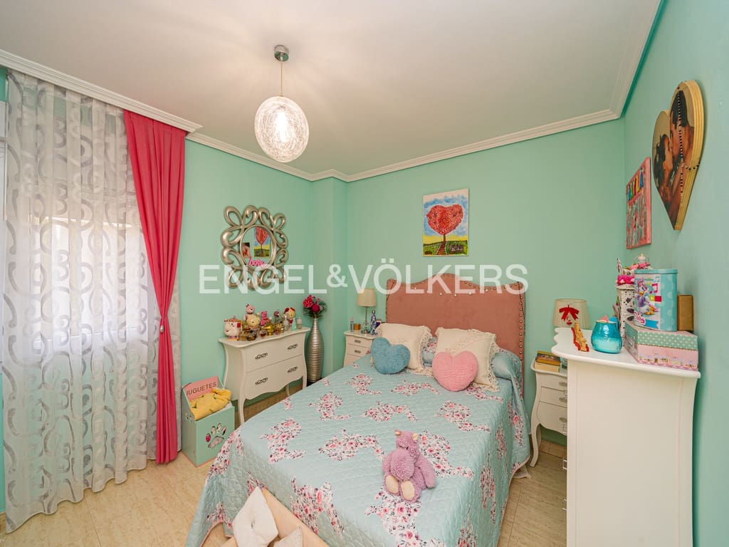 5 chambre Villa/Maison à vendre à La Nucia avec piscine garage - 840 000 € (Ref: 8969065)