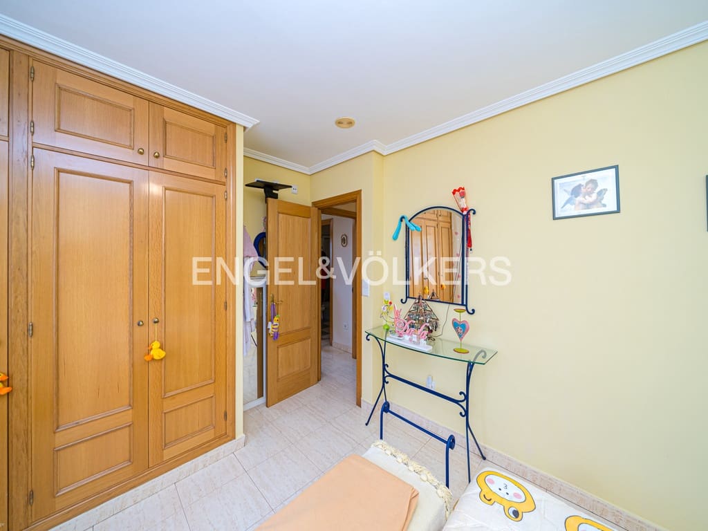 5 chambre Villa/Maison à vendre à La Nucia avec piscine garage - 840 000 € (Ref: 8969065)