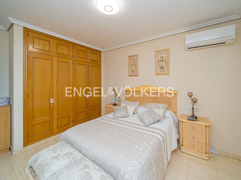 5 chambre Villa/Maison à vendre à La Nucia avec piscine garage - 840 000 € (Ref: 8969065)