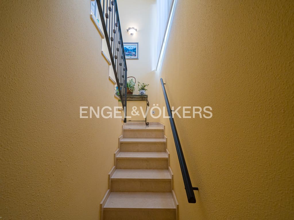 5 chambre Villa/Maison à vendre à La Nucia avec piscine garage - 840 000 € (Ref: 8969065)