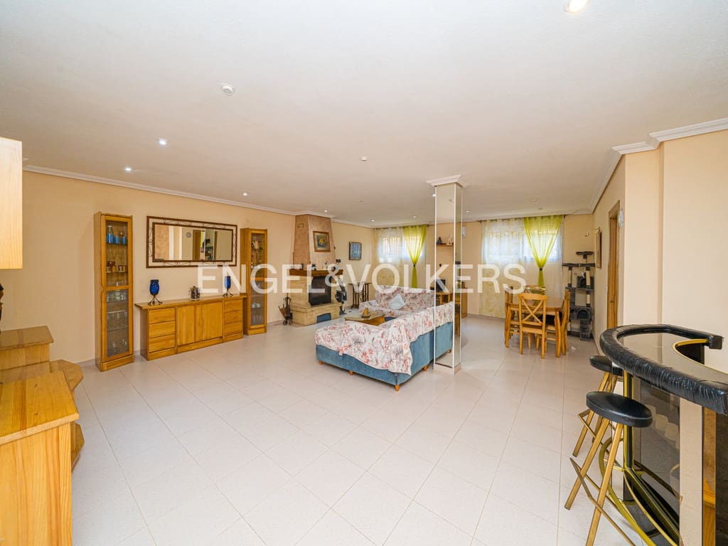 5 chambre Villa/Maison à vendre à La Nucia avec piscine garage - 840 000 € (Ref: 8969065)