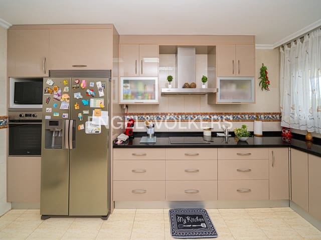 5 slaapkamer Villa te koop in La Nucia met zwembad garage - € 840.000 (Ref: 8969065)