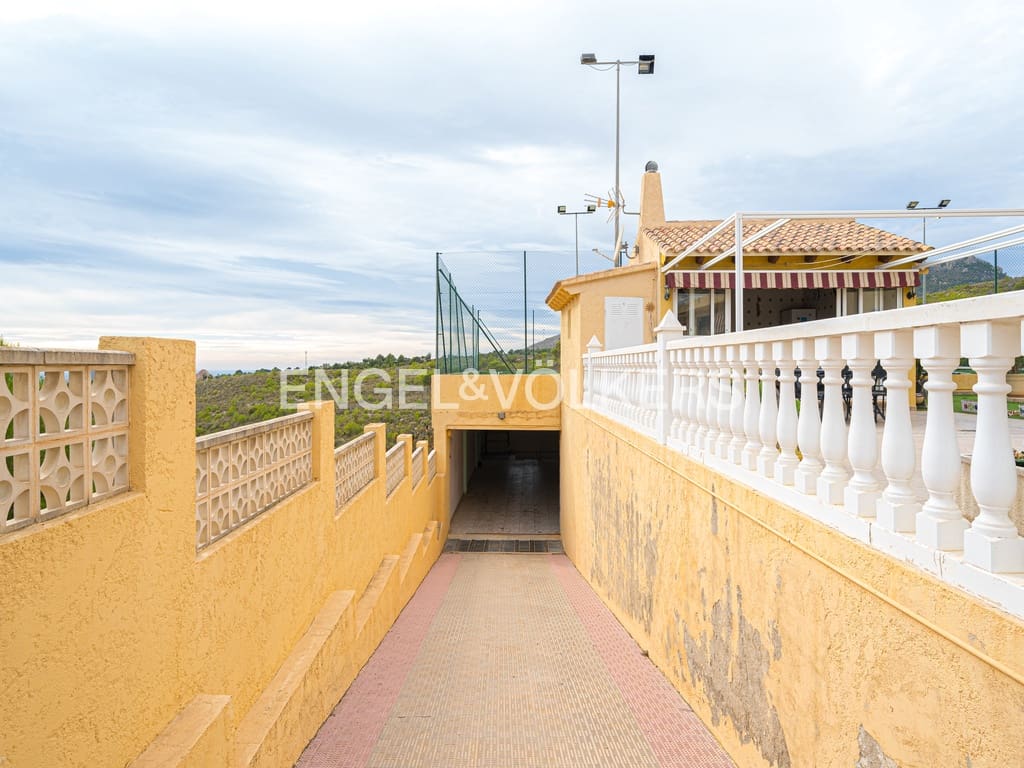 5 chambre Villa/Maison à vendre à La Nucia avec piscine garage - 840 000 € (Ref: 8969065)