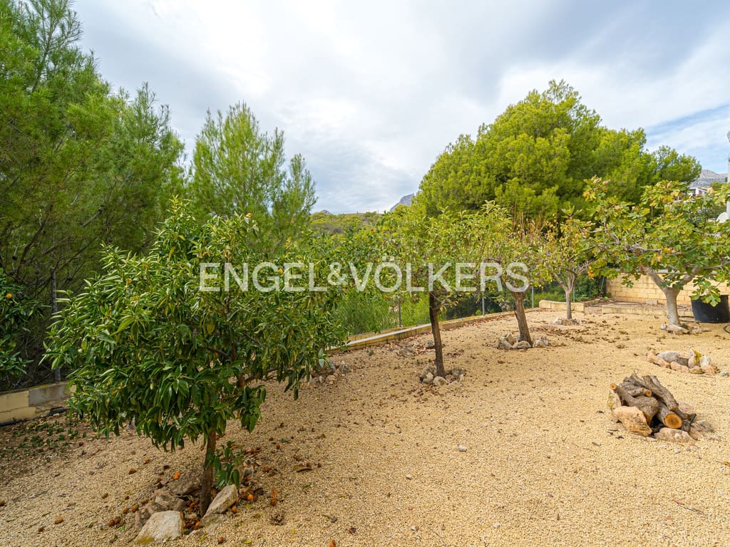 5 chambre Villa/Maison à vendre à La Nucia avec piscine garage - 840 000 € (Ref: 8969065)