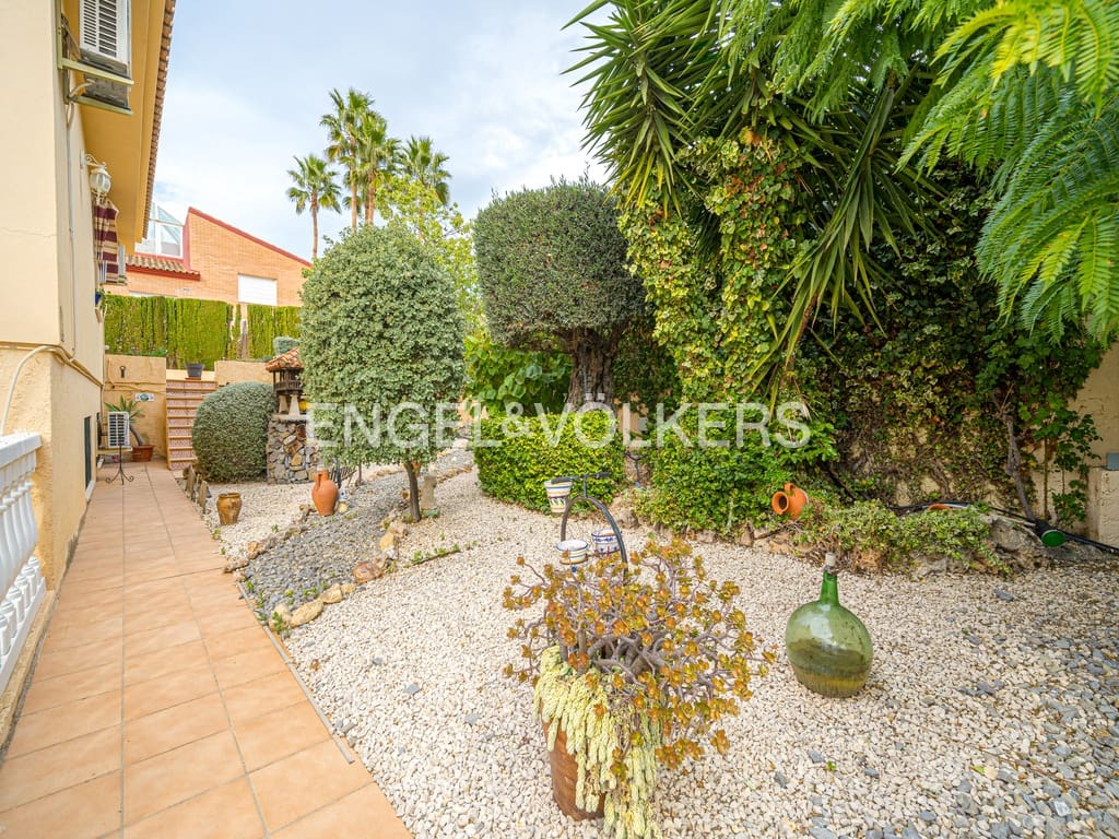 5 chambre Villa/Maison à vendre à La Nucia avec piscine garage - 840 000 € (Ref: 8969065)