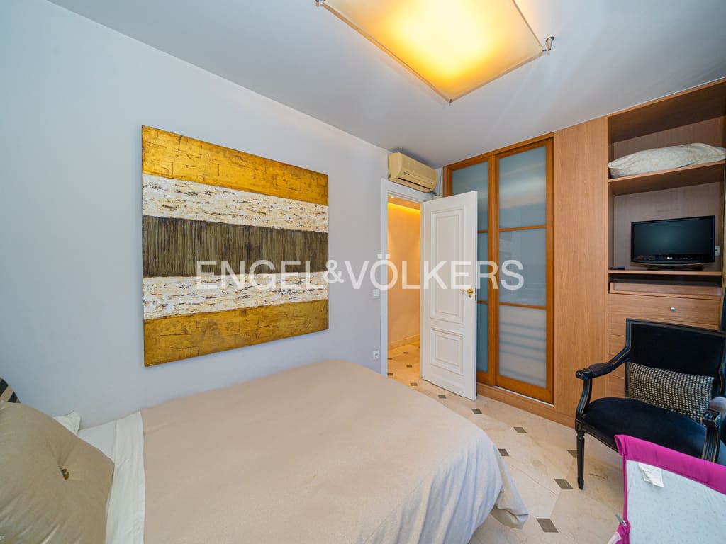 3 Zimmer Apartment zu verkaufen in Benidorm mit Pool Garage - 900.000 € (Ref: 8969066)
