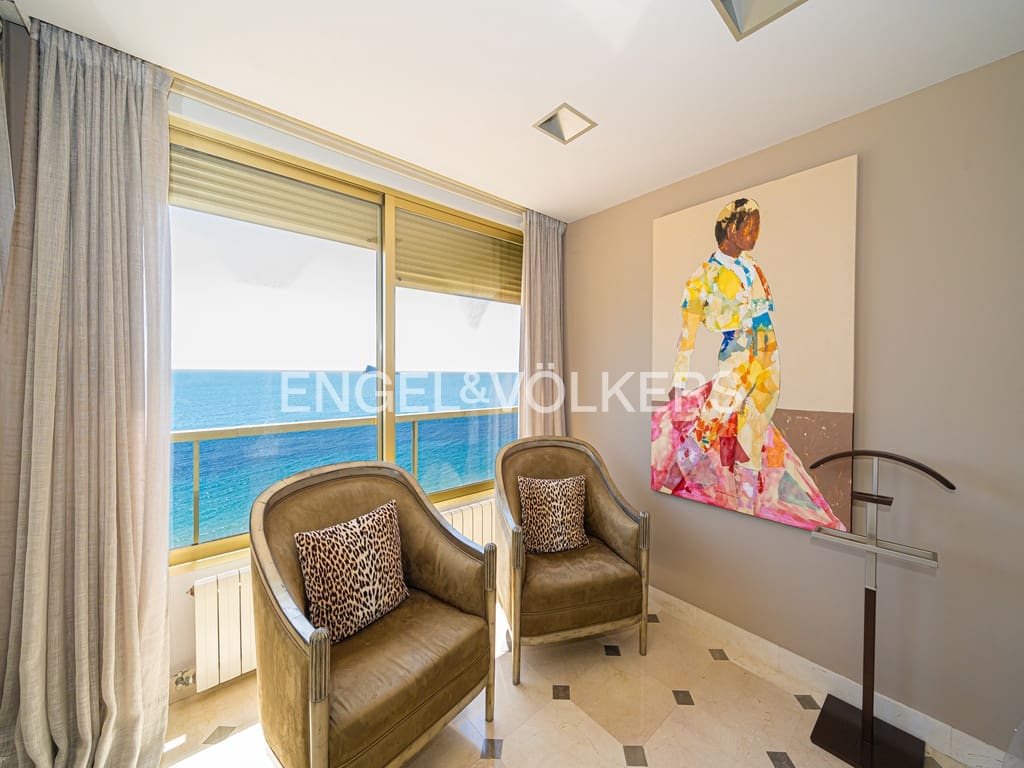 3 Zimmer Apartment zu verkaufen in Benidorm mit Pool Garage - 900.000 € (Ref: 8969066)