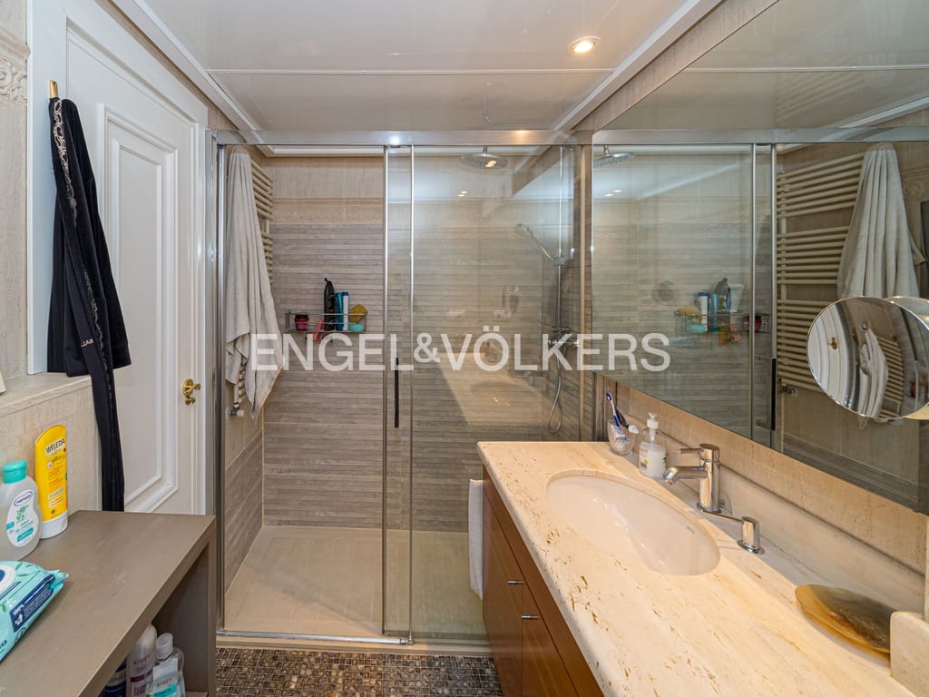 3 Zimmer Apartment zu verkaufen in Benidorm mit Pool Garage - 900.000 € (Ref: 8969066)