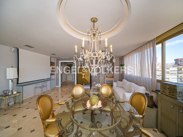 3 Zimmer Apartment zu verkaufen in Benidorm mit Pool Garage - 900.000 € (Ref: 8969066)