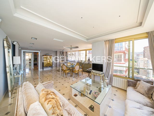 3 Zimmer Apartment zu verkaufen in Benidorm mit Pool Garage - 900.000 € (Ref: 8969066)