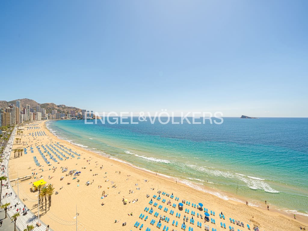 3 Zimmer Apartment zu verkaufen in Benidorm mit Pool Garage - 900.000 € (Ref: 8969066)