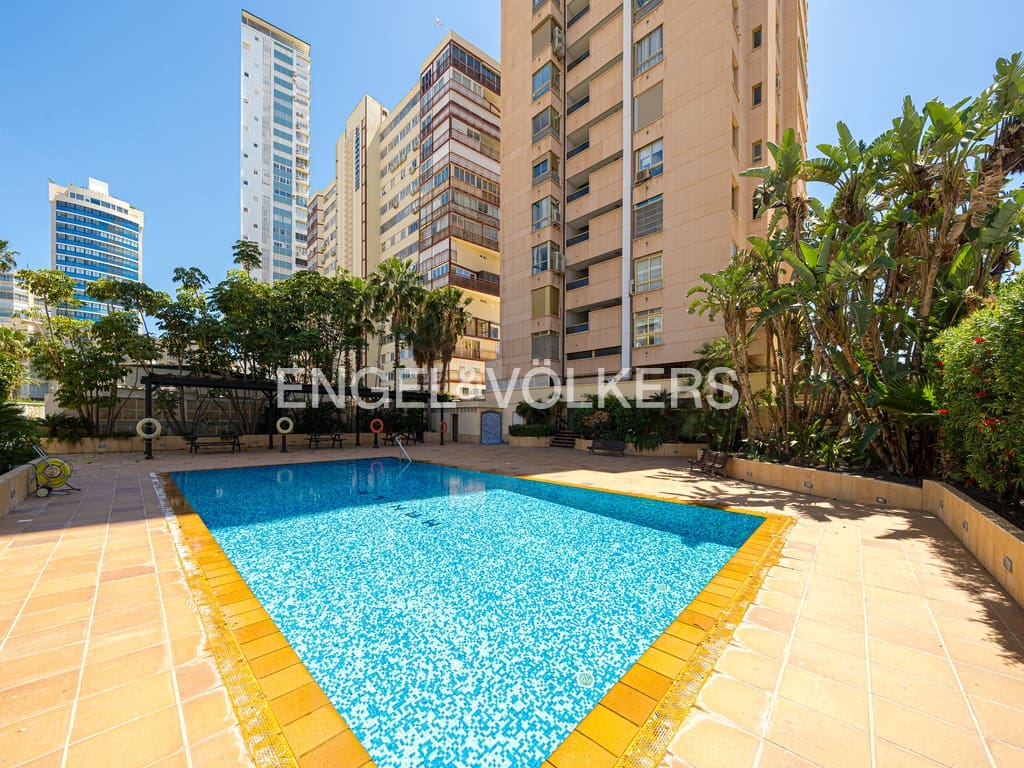 3 Zimmer Apartment zu verkaufen in Benidorm mit Pool Garage - 900.000 € (Ref: 8969066)