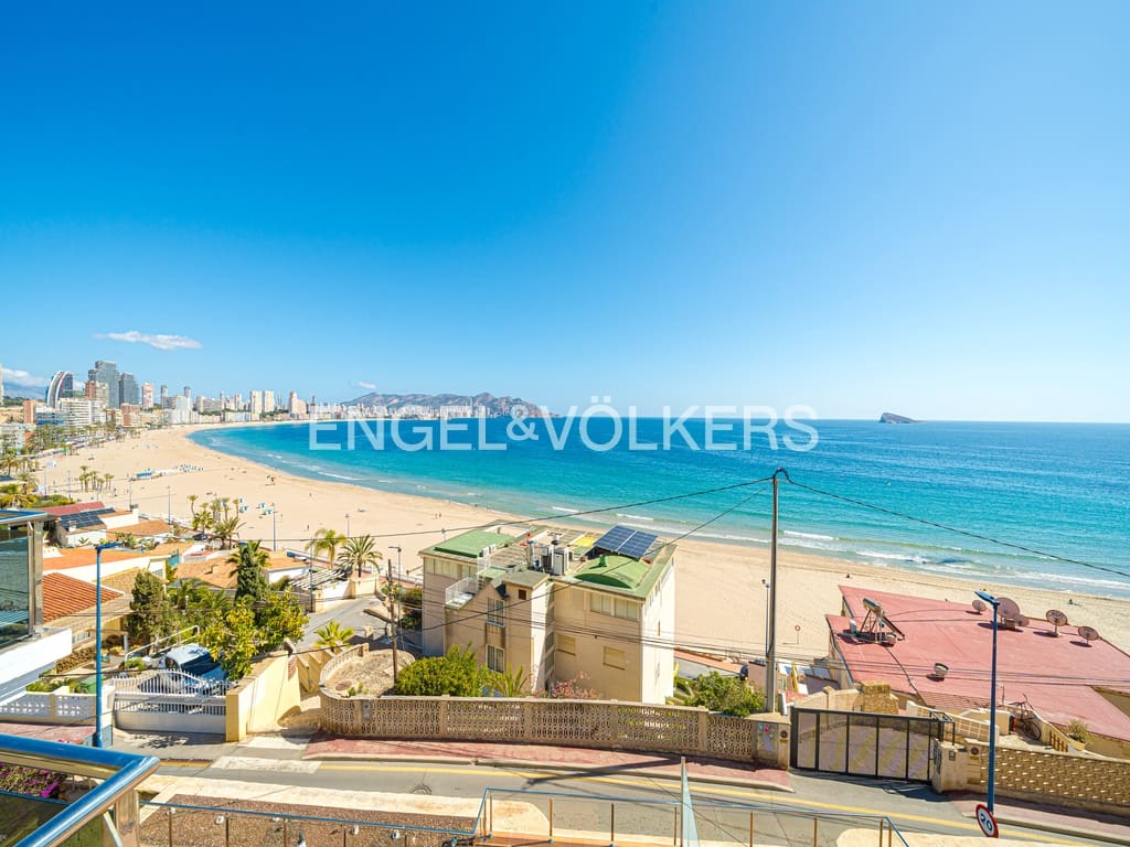3 soveværelse Villa til salg i Benidorm med swimmingpool garage - € 2.250.000 (Ref: 8970934)