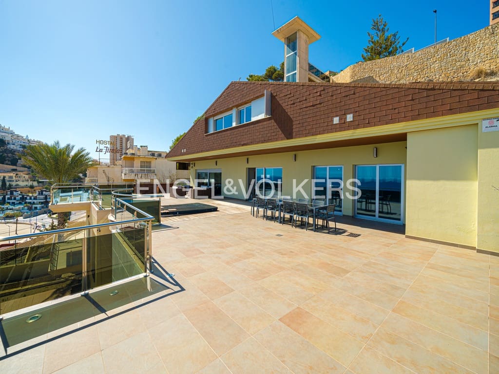 3 soveværelse Villa til salg i Benidorm med swimmingpool garage - € 2.250.000 (Ref: 8970934)