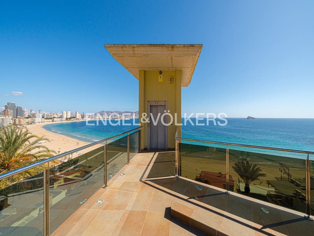 3 soveværelse Villa til salg i Benidorm med swimmingpool garage - € 2.250.000 (Ref: 8970934)