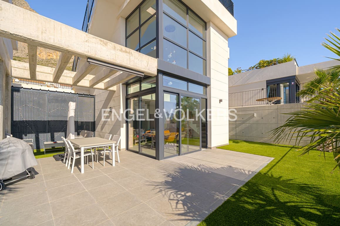 3 quarto Moradia para venda em Polop com piscina garagem - 720 000 € (Ref: 8973408)