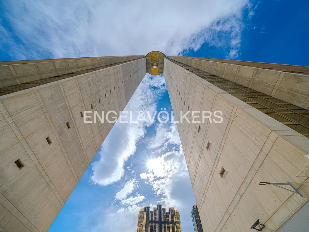 3 bedroom Apartment for sale in Benidorm with pool - € 1,075,000 (Ref: 8987039)