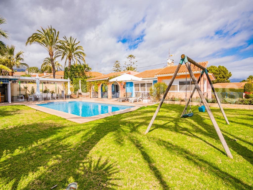 5 soveværelse Villa til salg i Benidorm med swimmingpool garage - € 800.000 (Ref: 8987265)