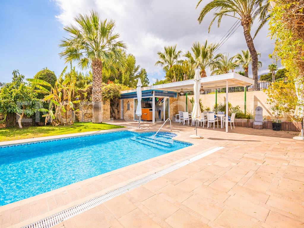 5 soveværelse Villa til salg i Benidorm med swimmingpool garage - € 800.000 (Ref: 8987265)