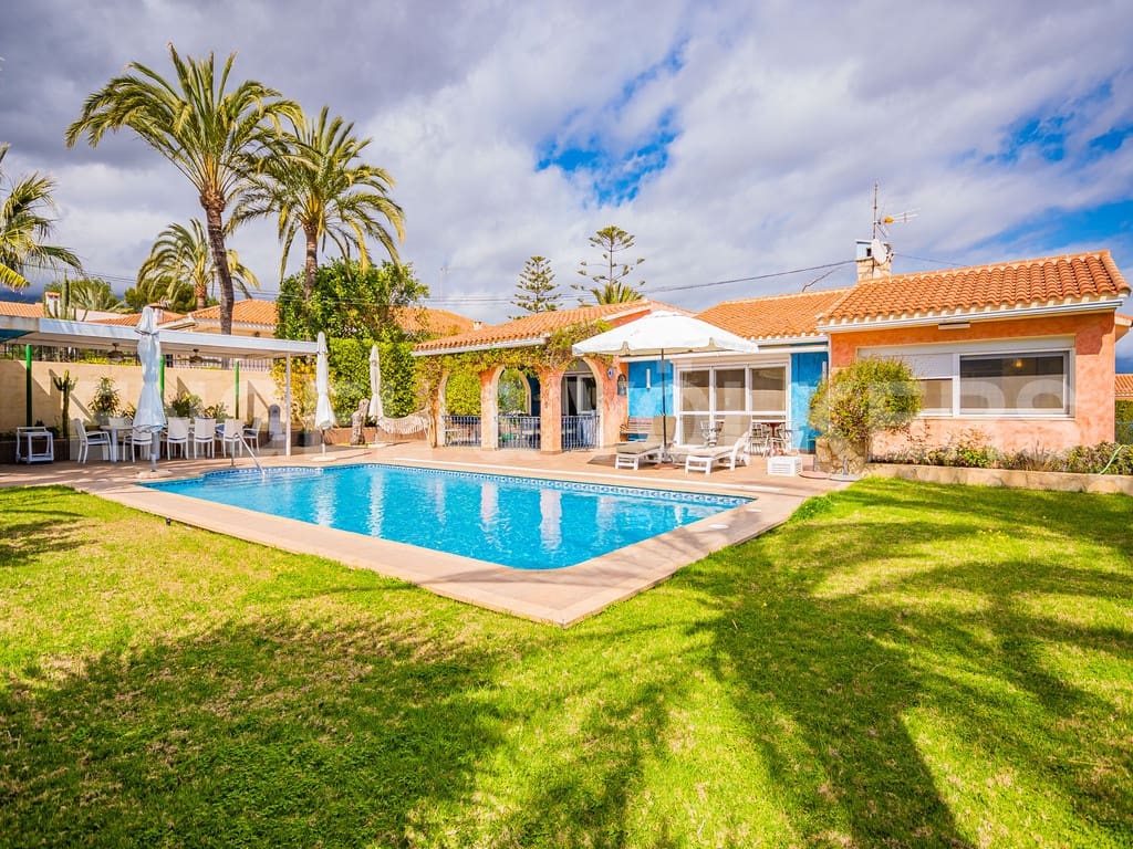 5 soveværelse Villa til salg i Benidorm med swimmingpool garage - € 800.000 (Ref: 8987265)