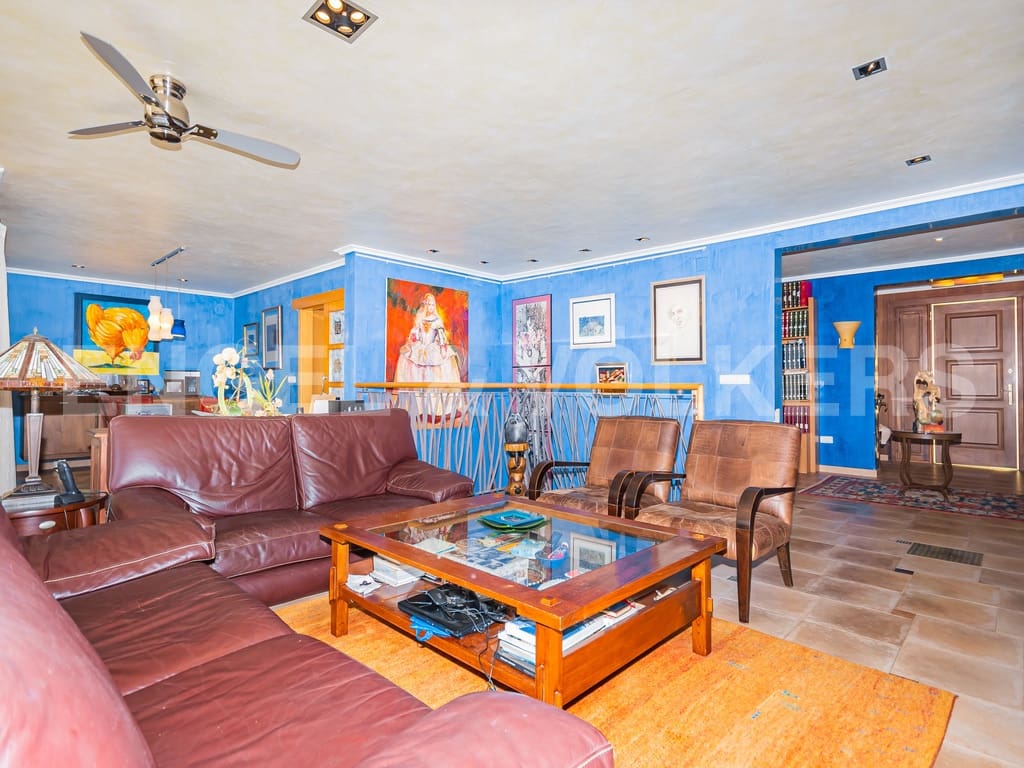 5 soveværelse Villa til salg i Benidorm med swimmingpool garage - € 800.000 (Ref: 8987265)