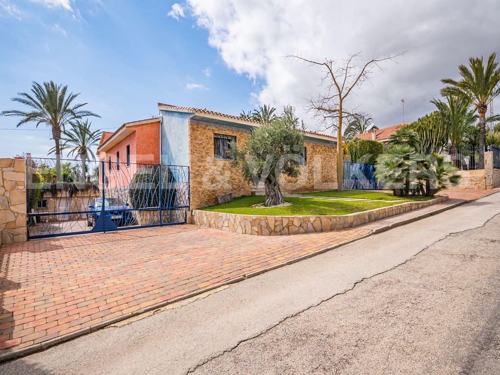 5 soveværelse Villa til salg i Benidorm med swimmingpool garage - € 800.000 (Ref: 8987265)